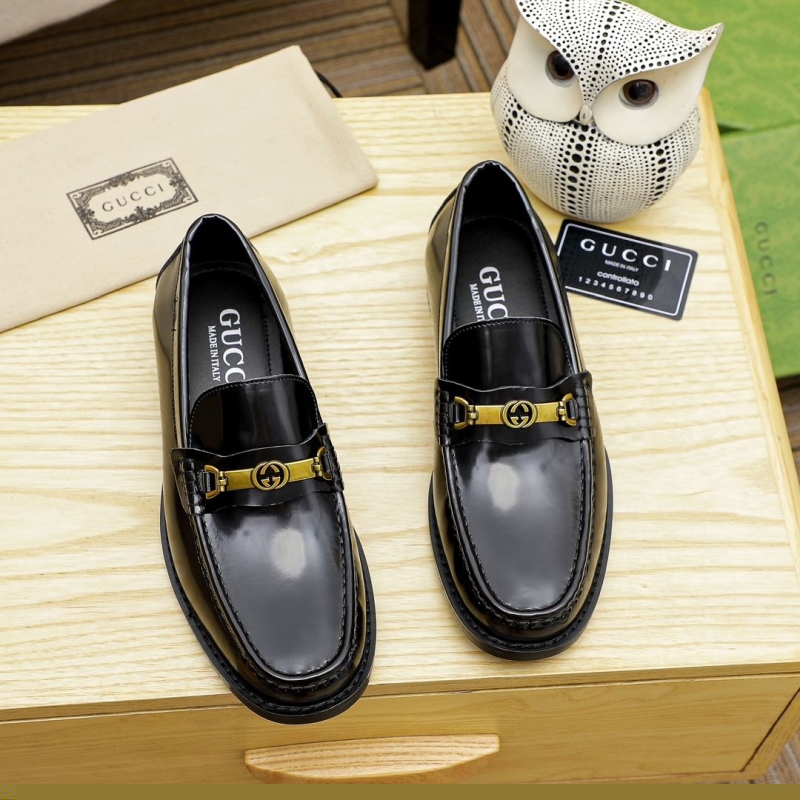 G*u*i leather shoes